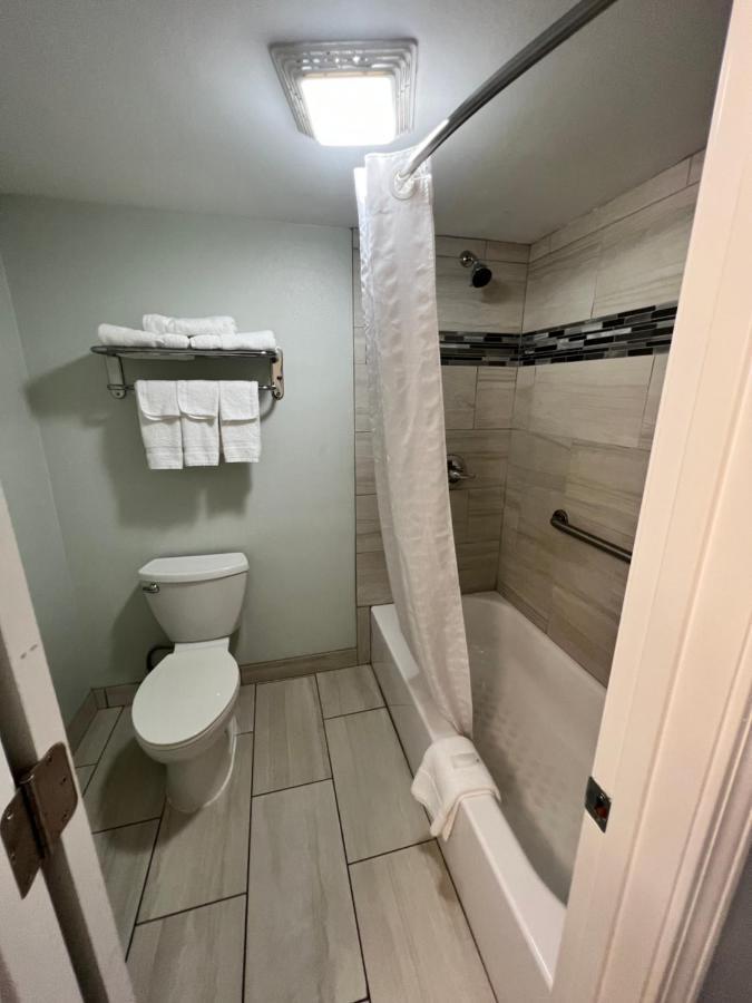 Continental Inn And Suites Nacogdoches Tx Sfa University Downtown Ngoại thất bức ảnh
