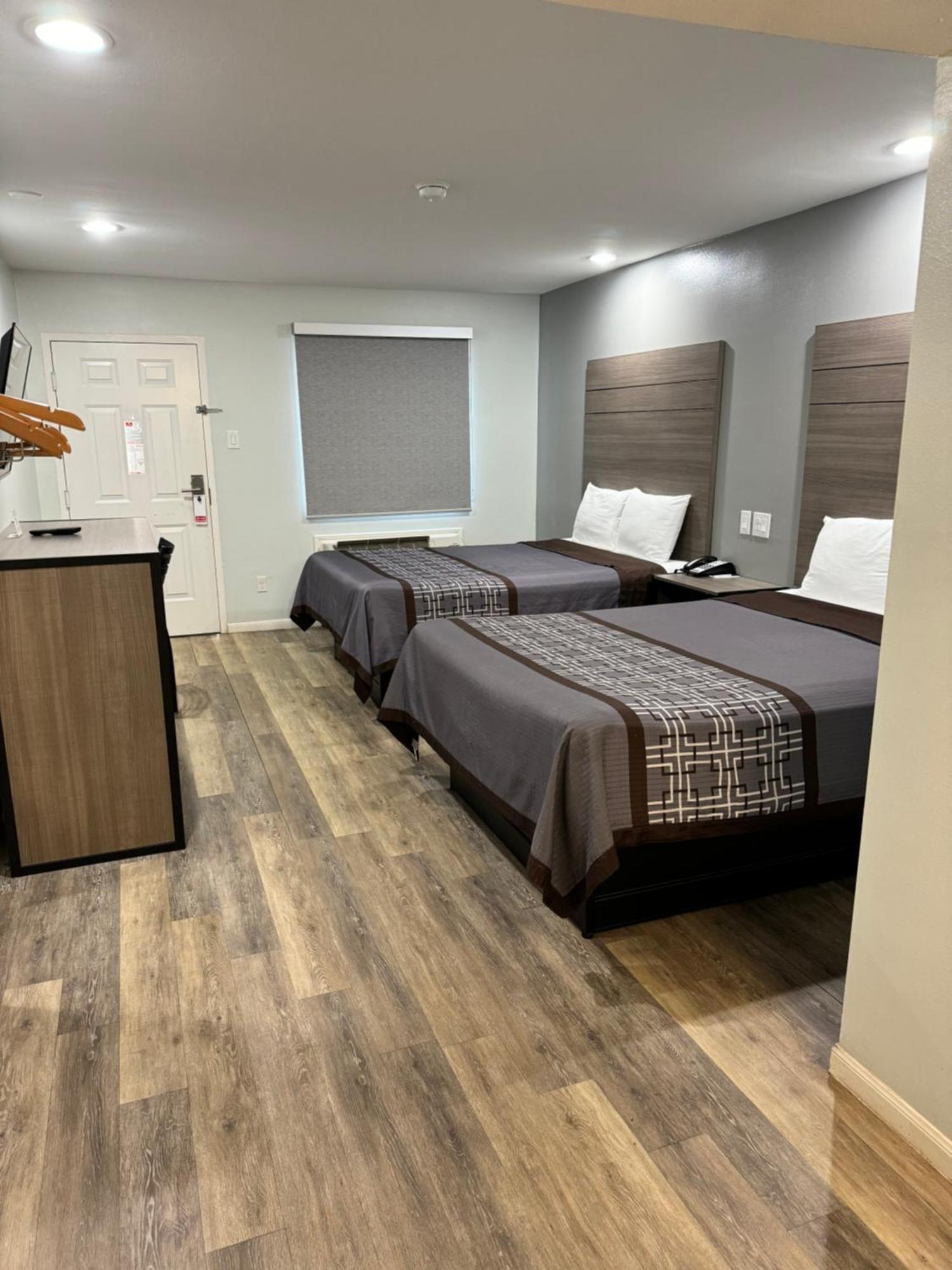 Continental Inn And Suites Nacogdoches Tx Sfa University Downtown Ngoại thất bức ảnh