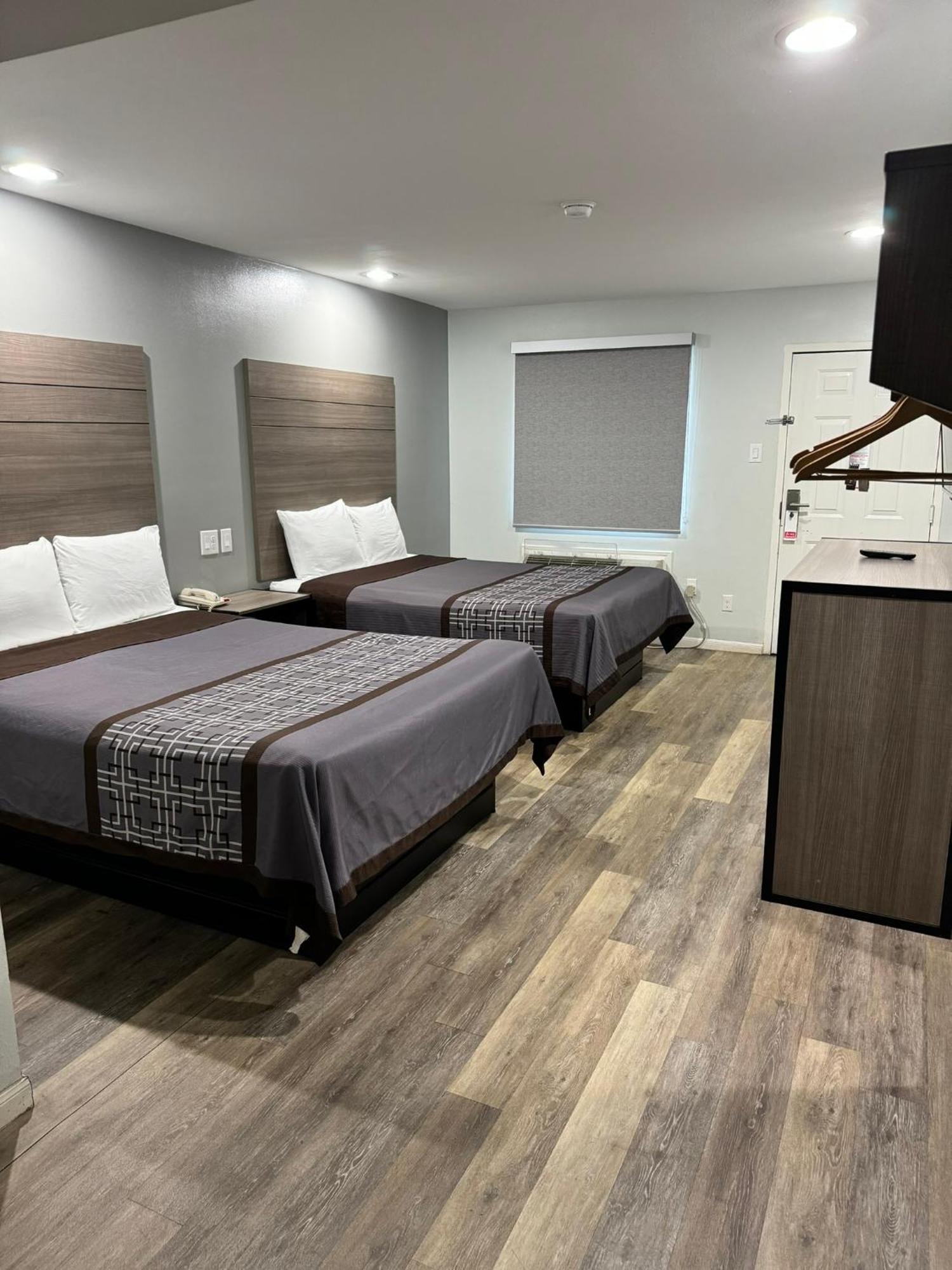 Continental Inn And Suites Nacogdoches Tx Sfa University Downtown Ngoại thất bức ảnh