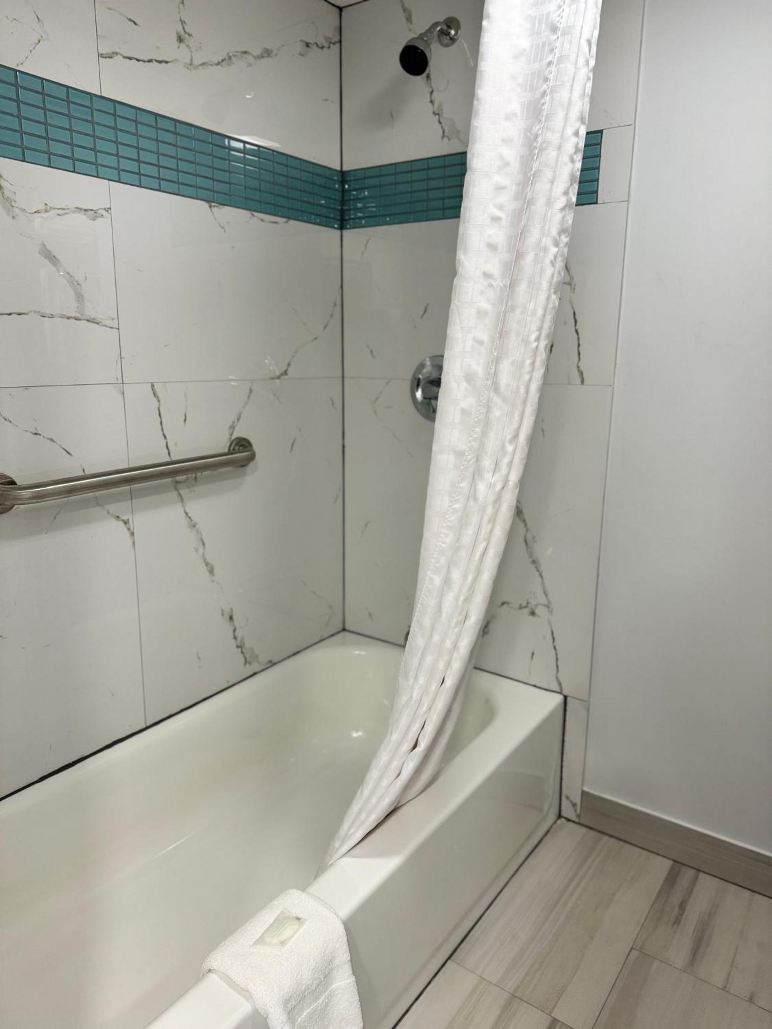 Continental Inn And Suites Nacogdoches Tx Sfa University Downtown Ngoại thất bức ảnh