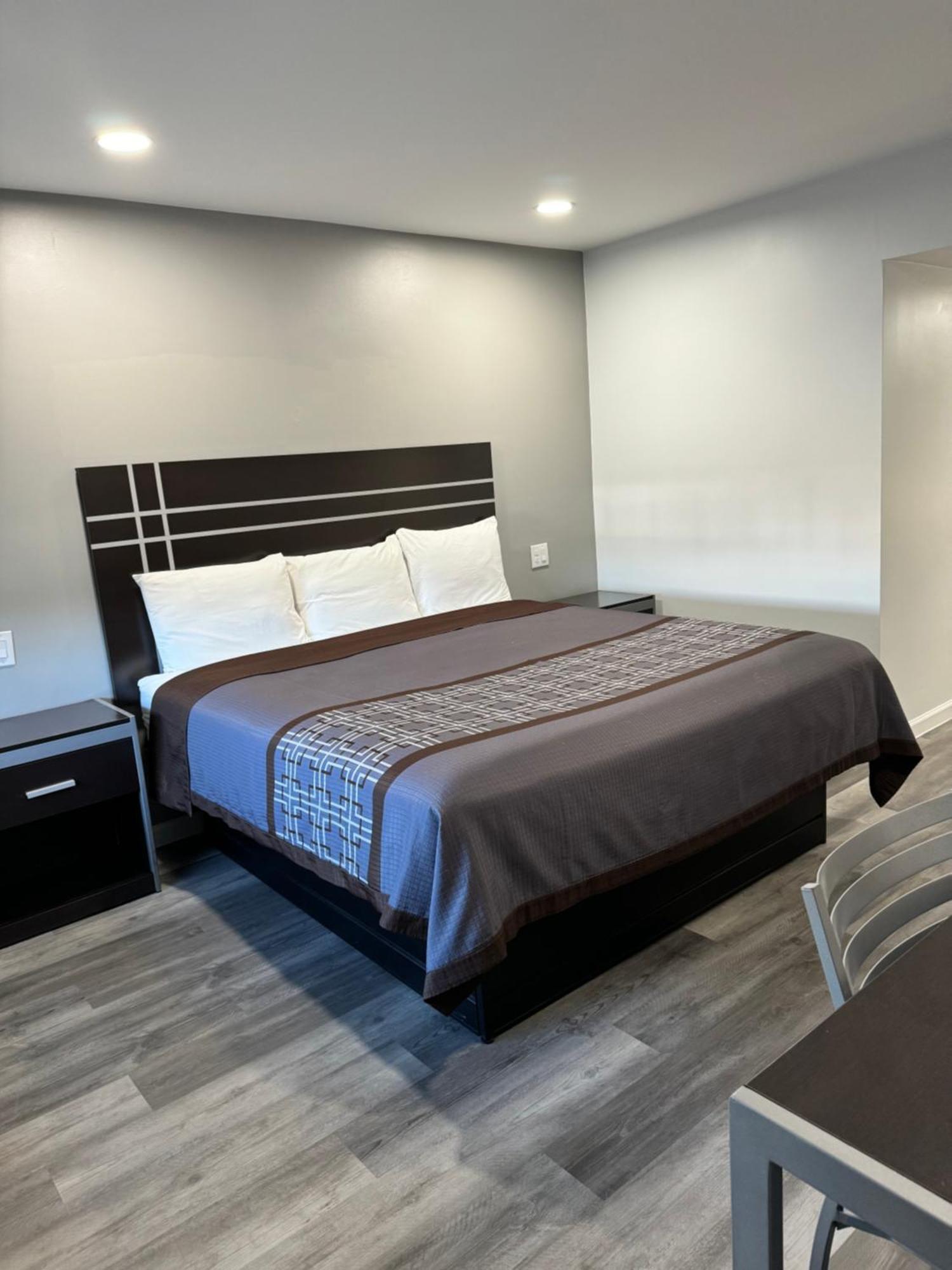 Continental Inn And Suites Nacogdoches Tx Sfa University Downtown Ngoại thất bức ảnh