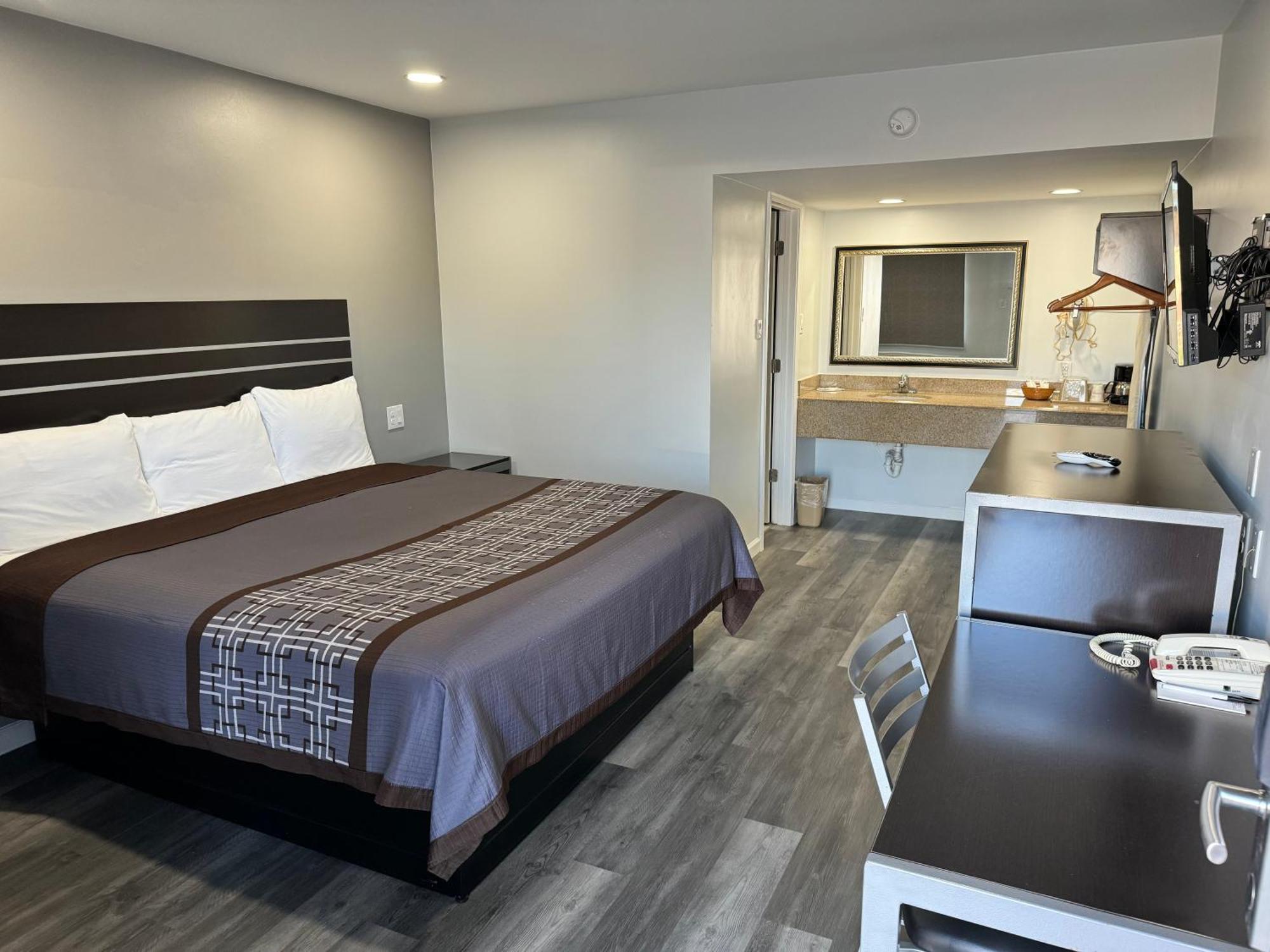 Continental Inn And Suites Nacogdoches Tx Sfa University Downtown Ngoại thất bức ảnh