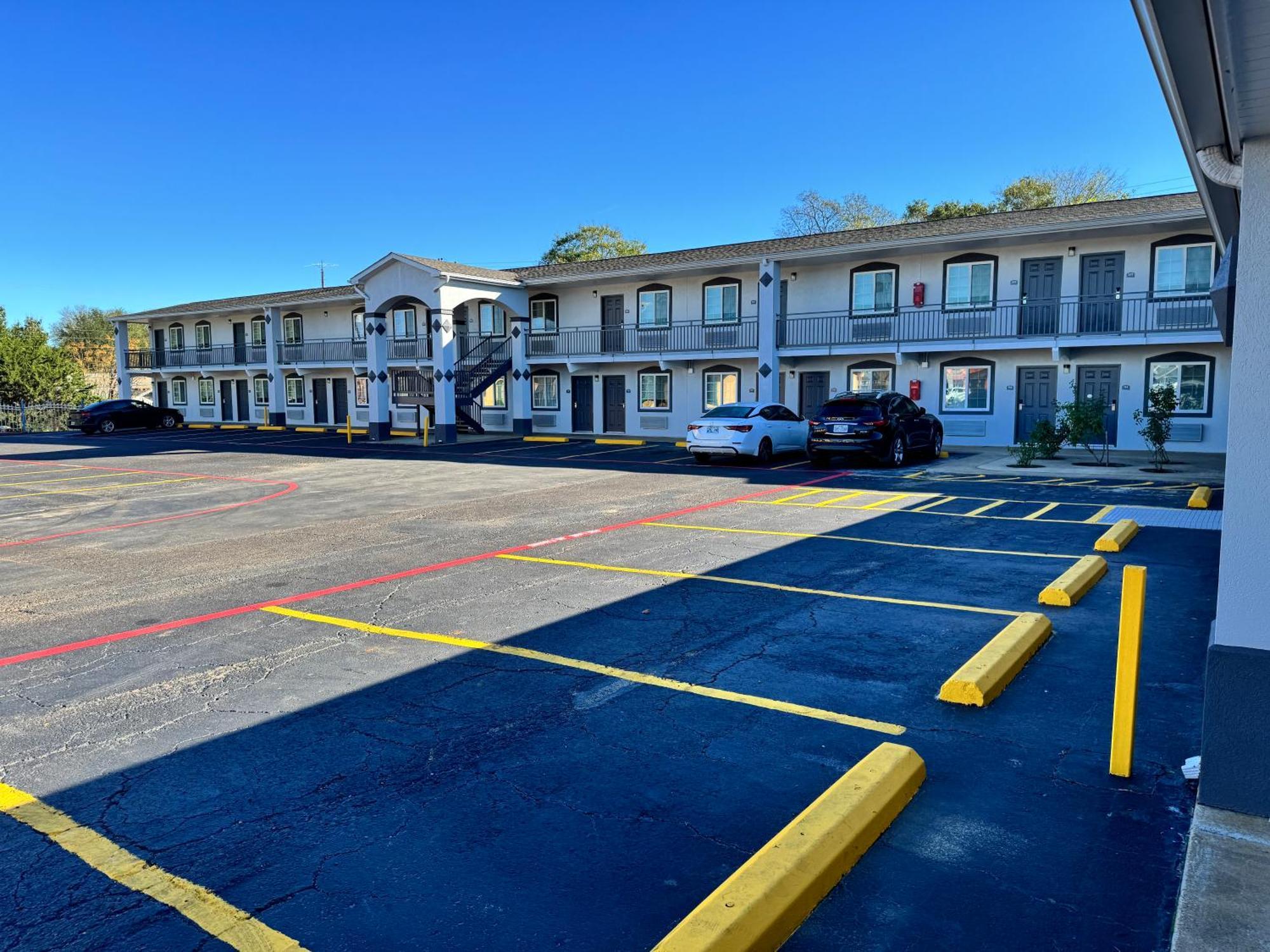 Continental Inn And Suites Nacogdoches Tx Sfa University Downtown Ngoại thất bức ảnh