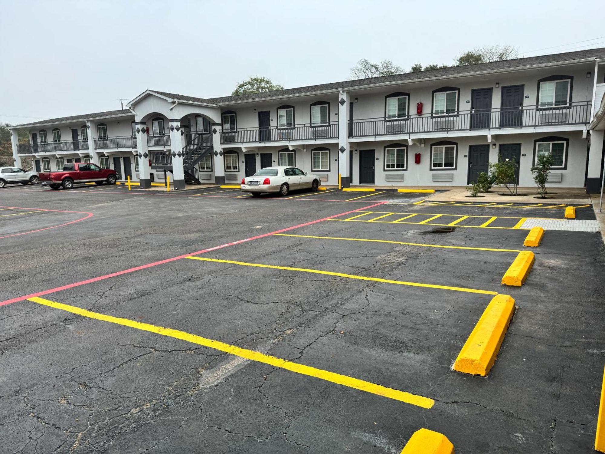 Continental Inn And Suites Nacogdoches Tx Sfa University Downtown Ngoại thất bức ảnh