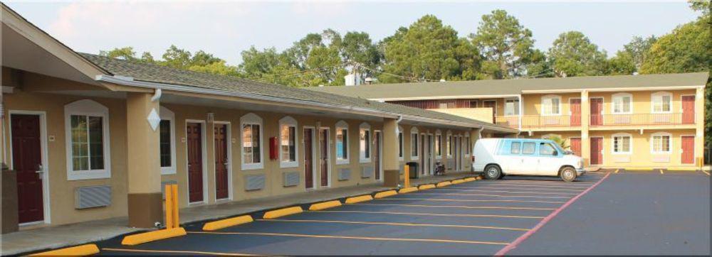 Continental Inn And Suites Nacogdoches Tx Sfa University Downtown Ngoại thất bức ảnh