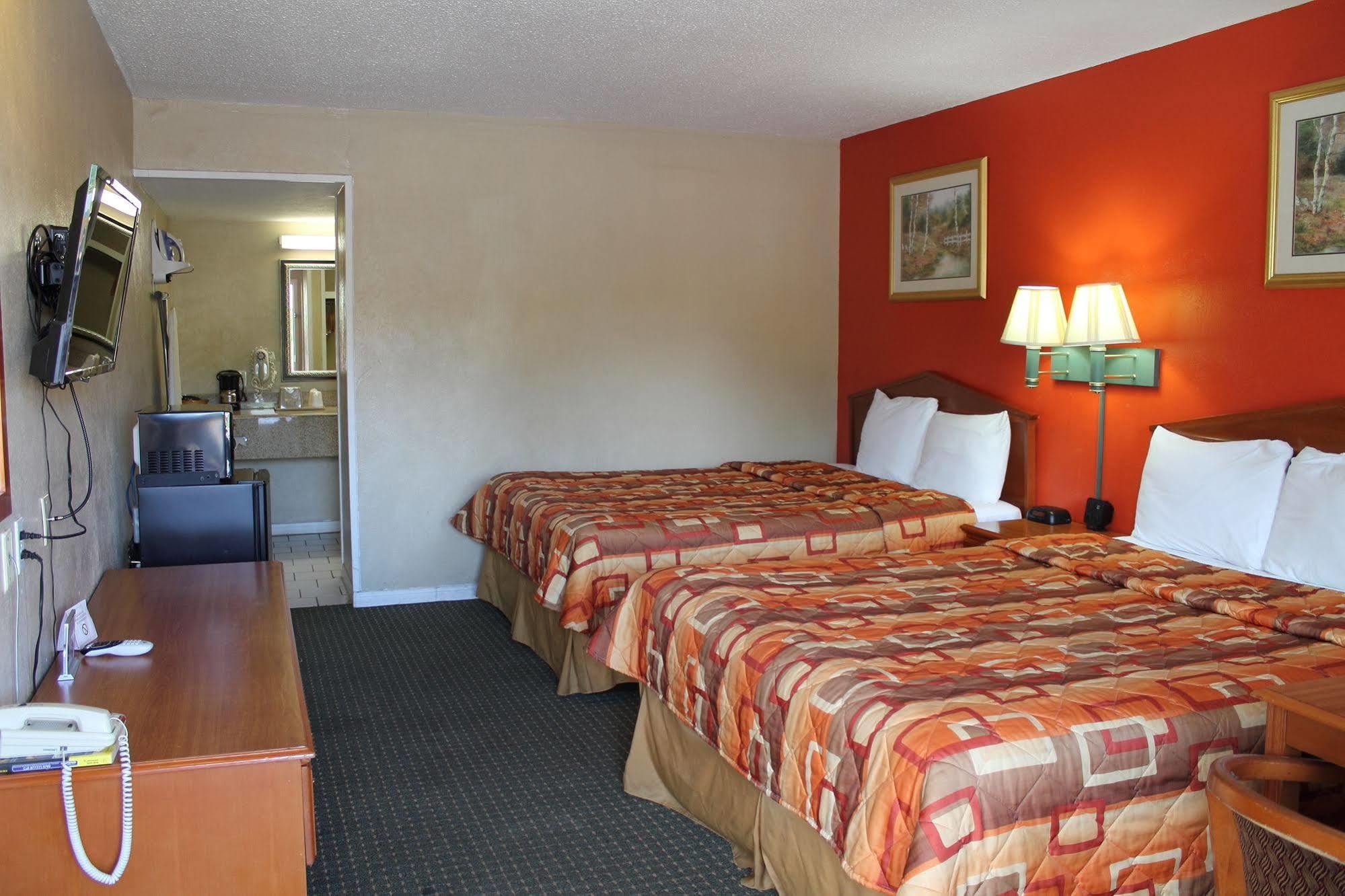 Continental Inn And Suites Nacogdoches Tx Sfa University Downtown Ngoại thất bức ảnh